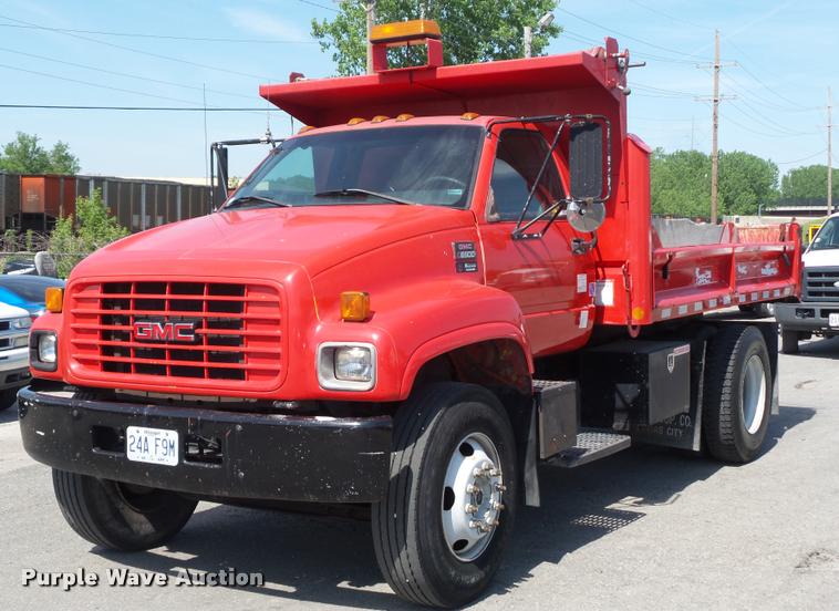 image for item DD9478 2001 GMC C6500 dump truck
