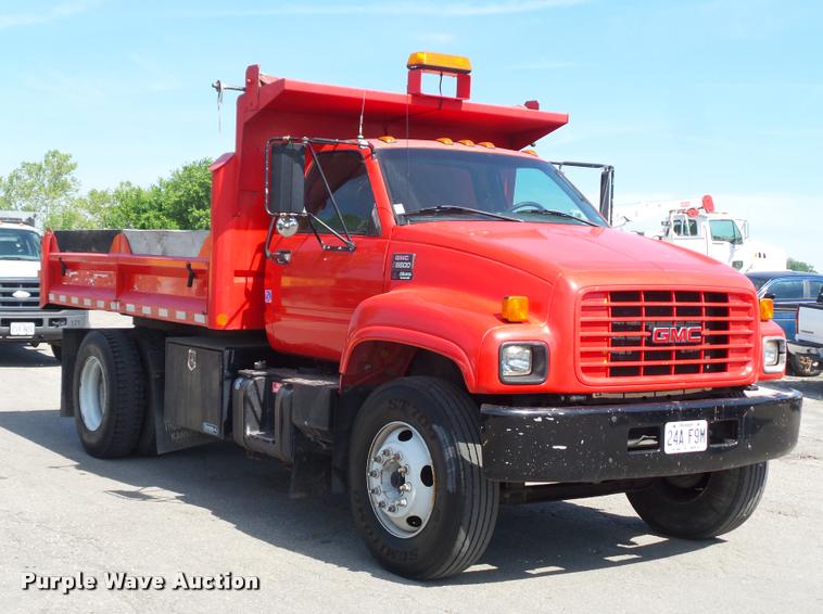 image for item DD9478 2001 GMC C6500 dump truck
