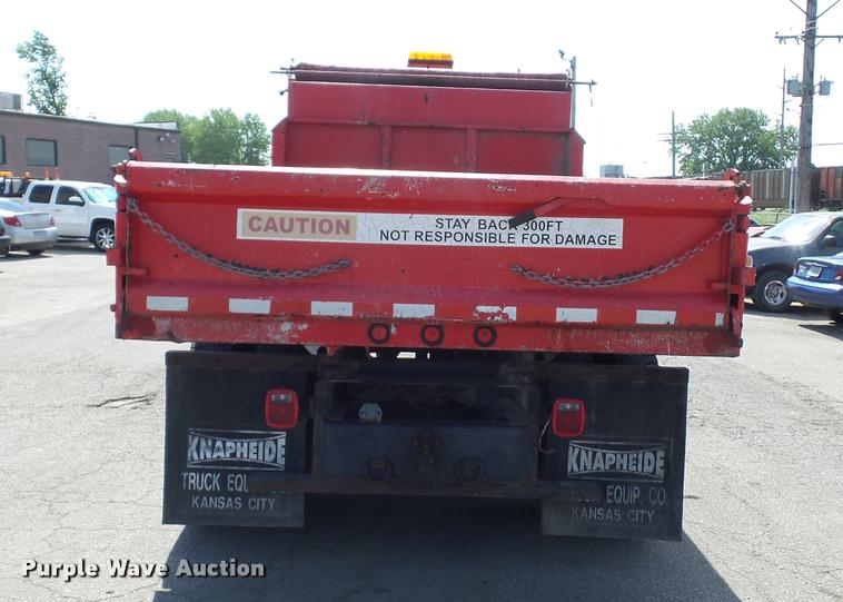 image for item DD9478 2001 GMC C6500 dump truck