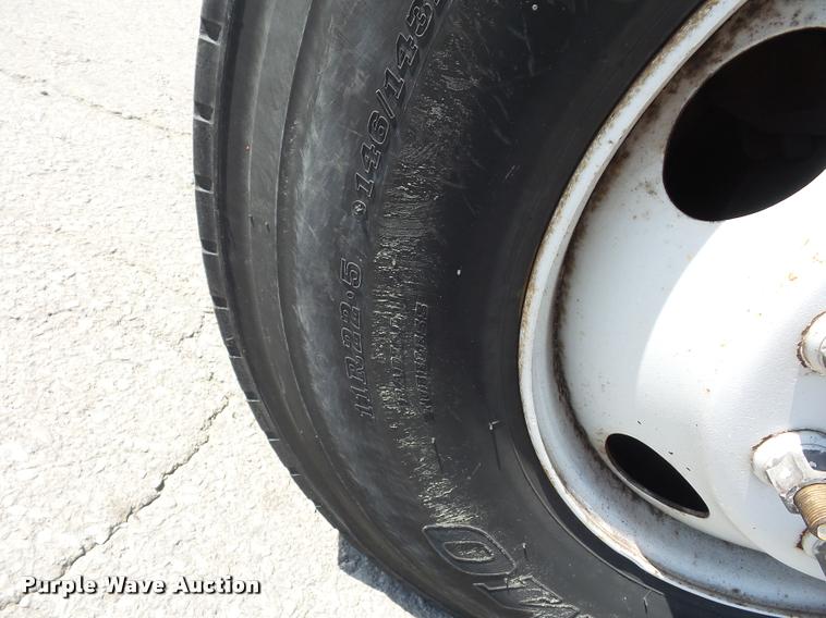 image for item DD9478 2001 GMC C6500 dump truck