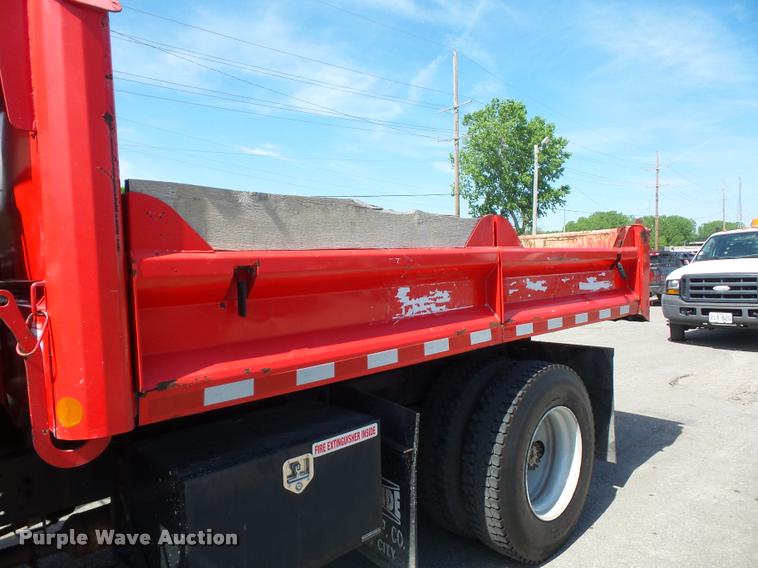 image for item DD9478 2001 GMC C6500 dump truck