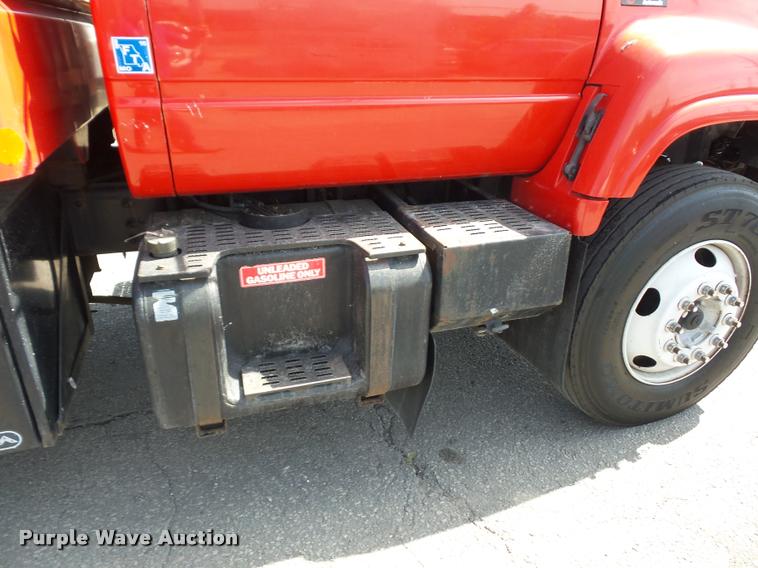 image for item DD9478 2001 GMC C6500 dump truck