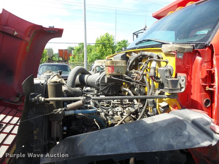 image for item DD9478 2001 GMC C6500 dump truck
