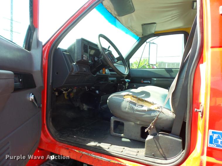 image for item DD9478 2001 GMC C6500 dump truck