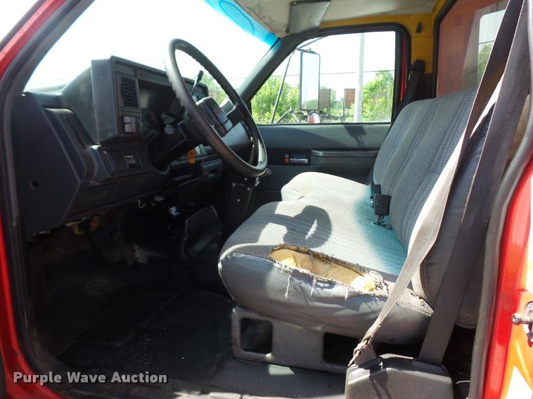 image for item DD9478 2001 GMC C6500 dump truck