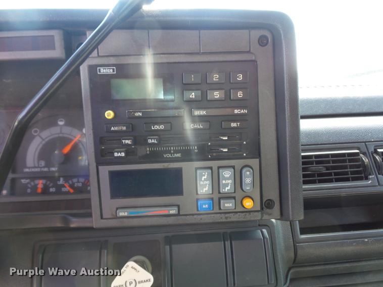 image for item DD9478 2001 GMC C6500 dump truck