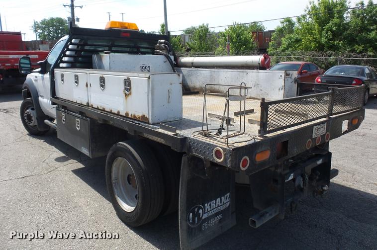 image for item DD9479 2006 Ford F450 Super Duty flatbed truck