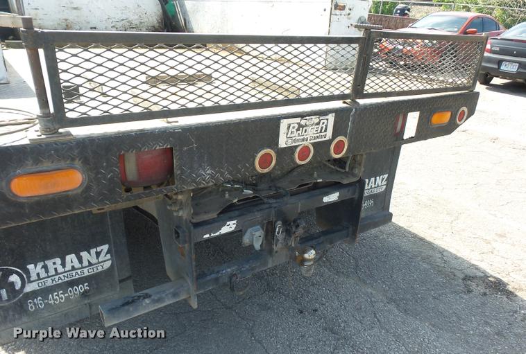 image for item DD9479 2006 Ford F450 Super Duty flatbed truck