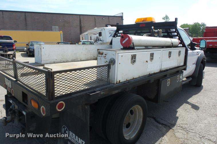image for item DD9479 2006 Ford F450 Super Duty flatbed truck