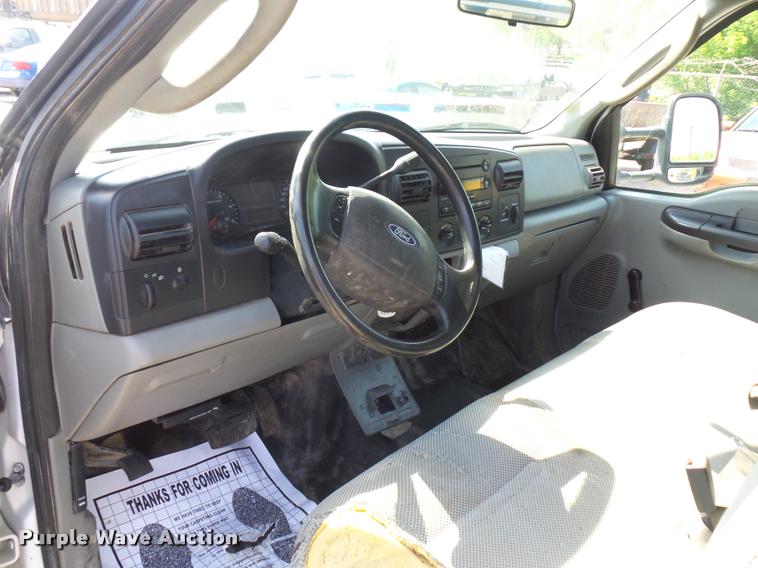 image for item DD9479 2006 Ford F450 Super Duty flatbed truck