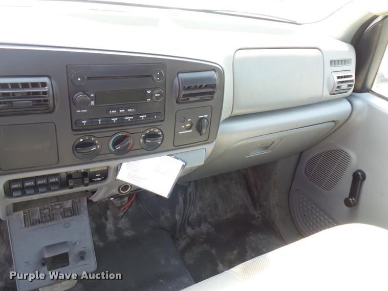 image for item DD9479 2006 Ford F450 Super Duty flatbed truck