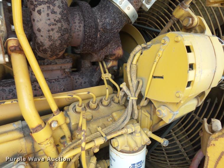 image for item DD9480 1983 Caterpillar 963 track loader