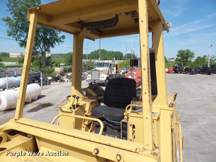 image for item DD9480 1983 Caterpillar 963 track loader