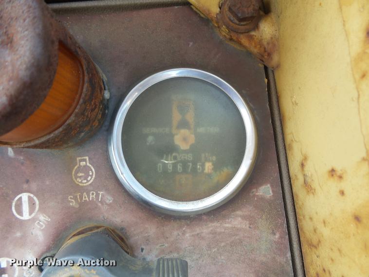 image for item DD9480 1983 Caterpillar 963 track loader