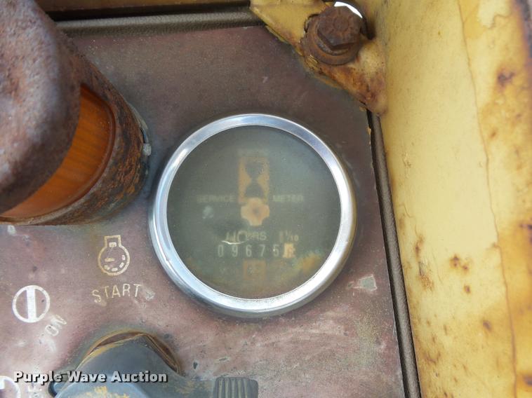 image for item DD9480 1983 Caterpillar 963 track loader