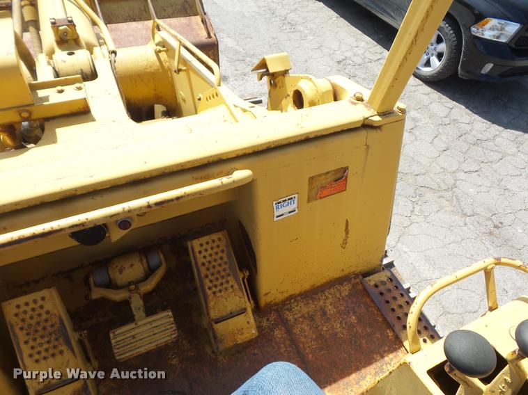 image for item DD9480 1983 Caterpillar 963 track loader