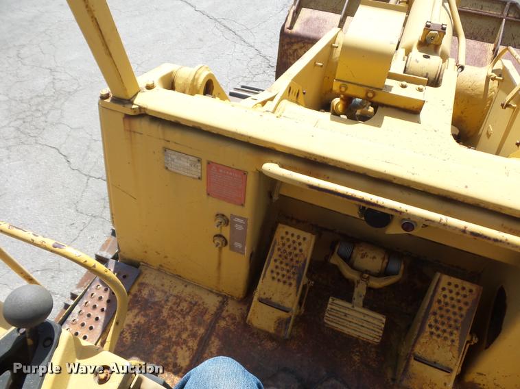 image for item DD9480 1983 Caterpillar 963 track loader