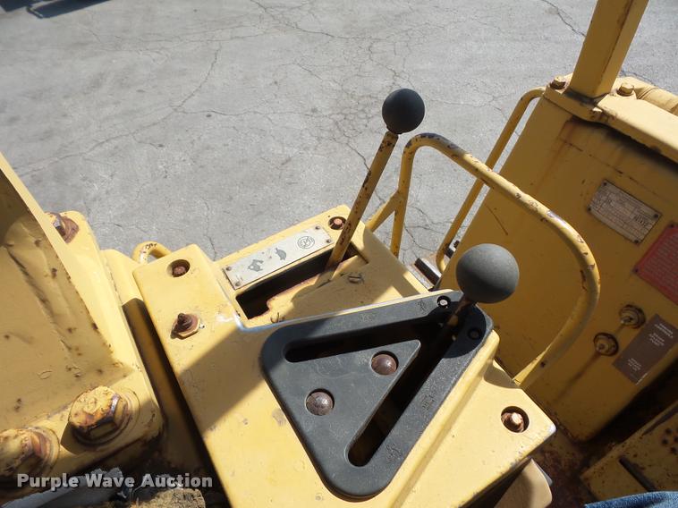 image for item DD9480 1983 Caterpillar 963 track loader