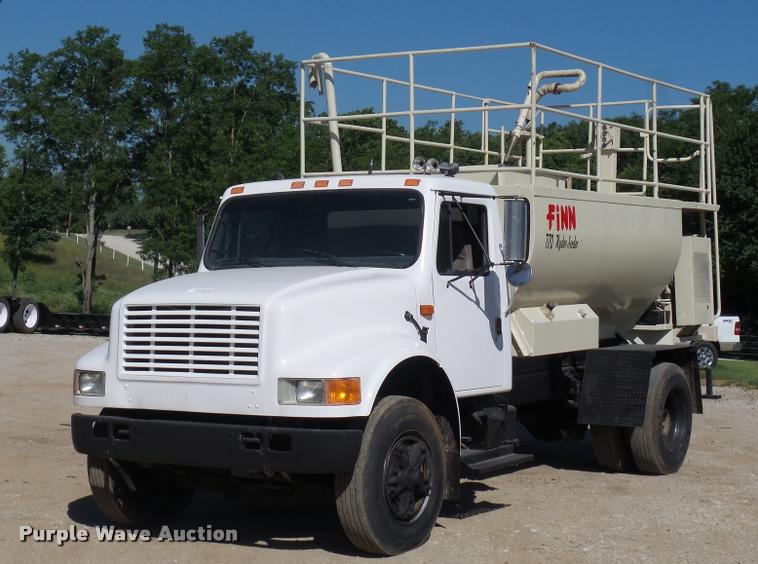 image for item DJ9511 1991 International 4900 hydro seeder truck