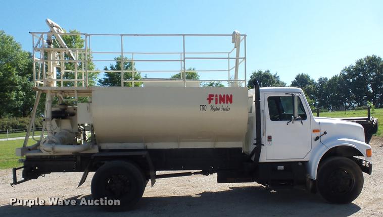 image for item DJ9511 1991 International 4900 hydro seeder truck