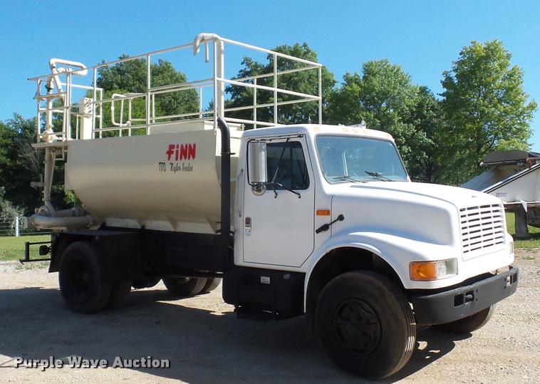 image for item DJ9511 1991 International 4900 hydro seeder truck