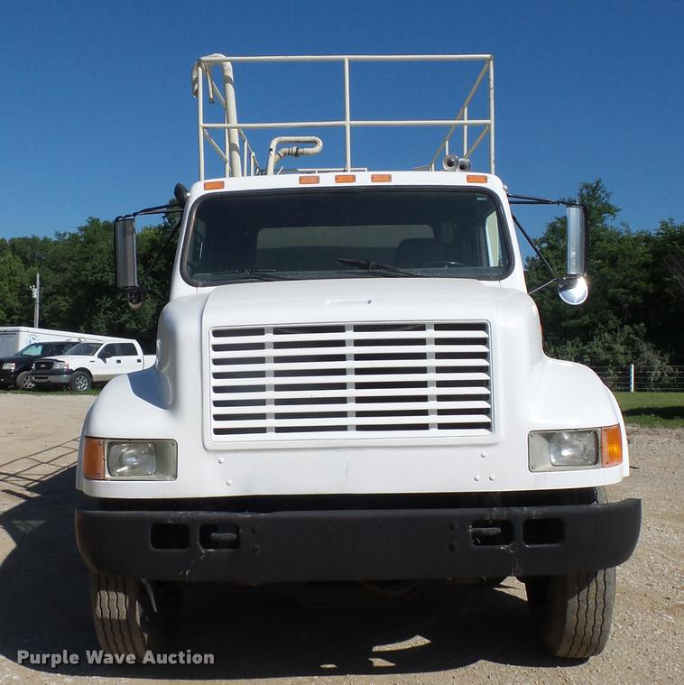 image for item DJ9511 1991 International 4900 hydro seeder truck