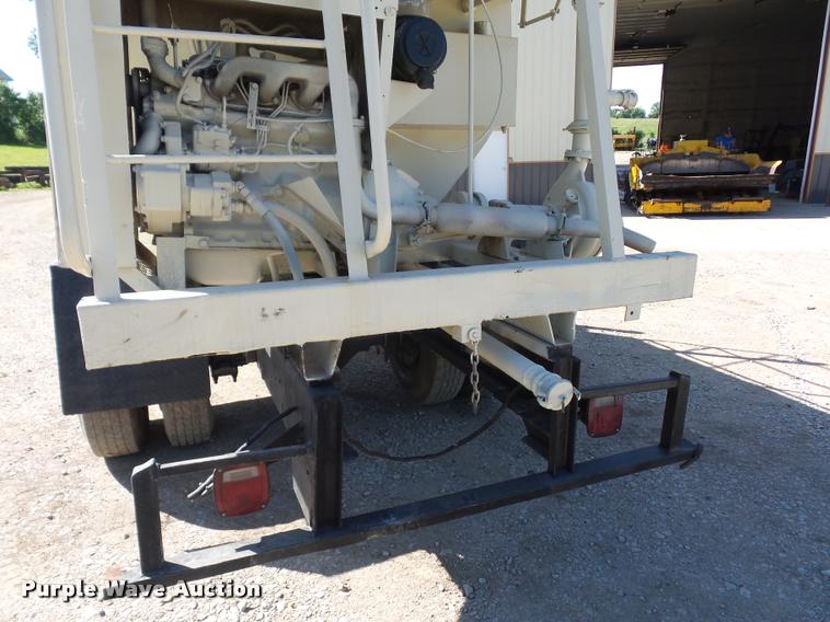 image for item DJ9511 1991 International 4900 hydro seeder truck
