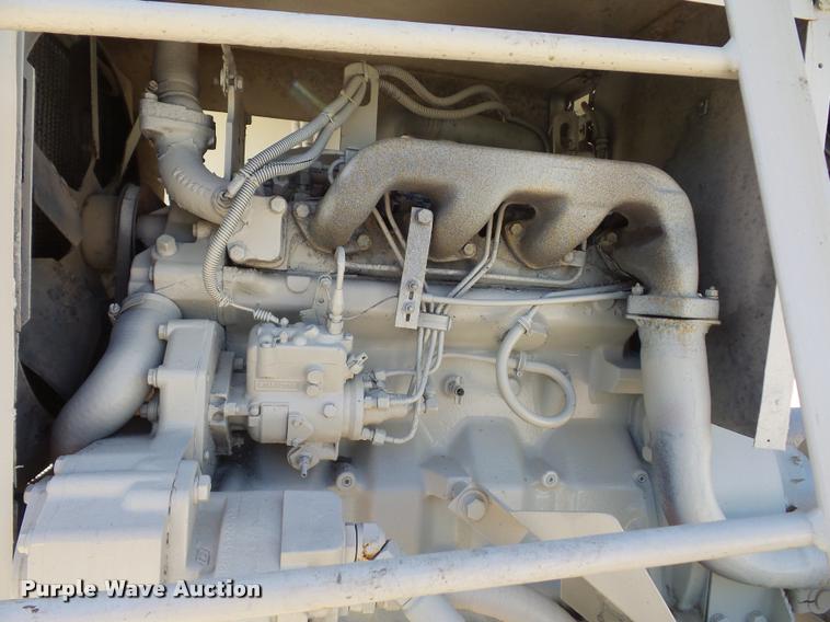 image for item DJ9511 1991 International 4900 hydro seeder truck