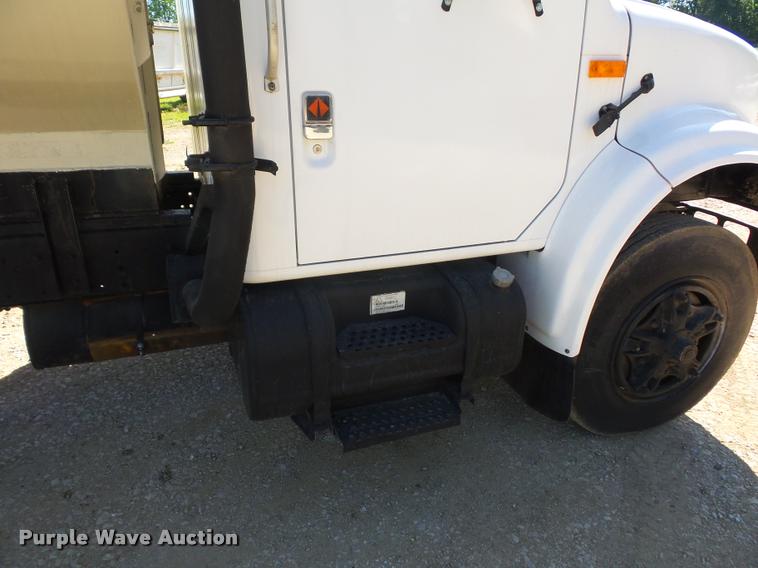 image for item DJ9511 1991 International 4900 hydro seeder truck