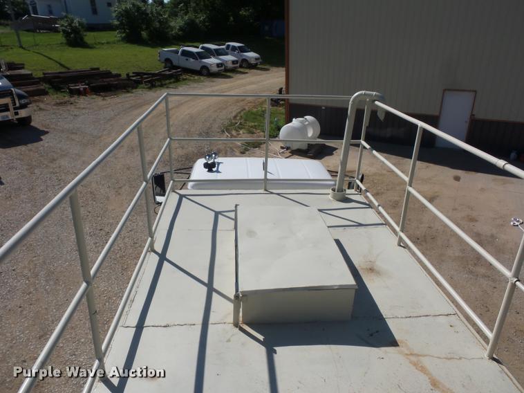 image for item DJ9511 1991 International 4900 hydro seeder truck