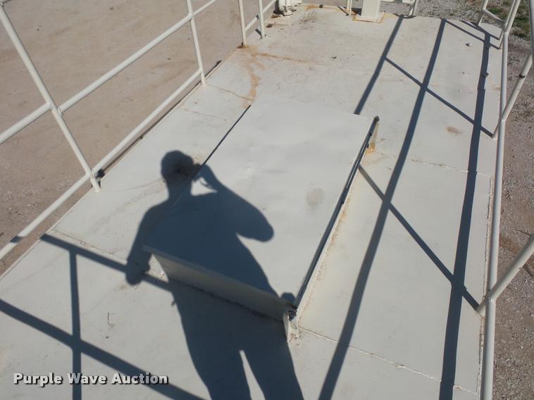 image for item DJ9511 1991 International 4900 hydro seeder truck