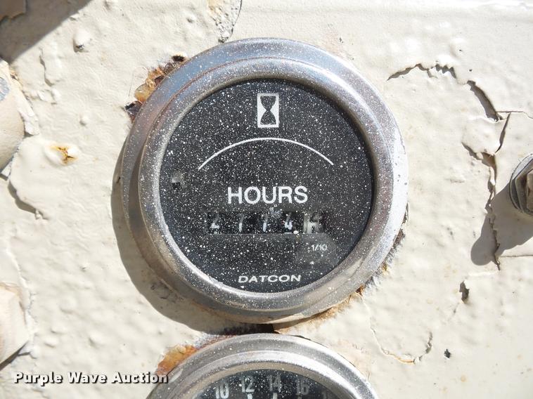 image for item DJ9511 1991 International 4900 hydro seeder truck