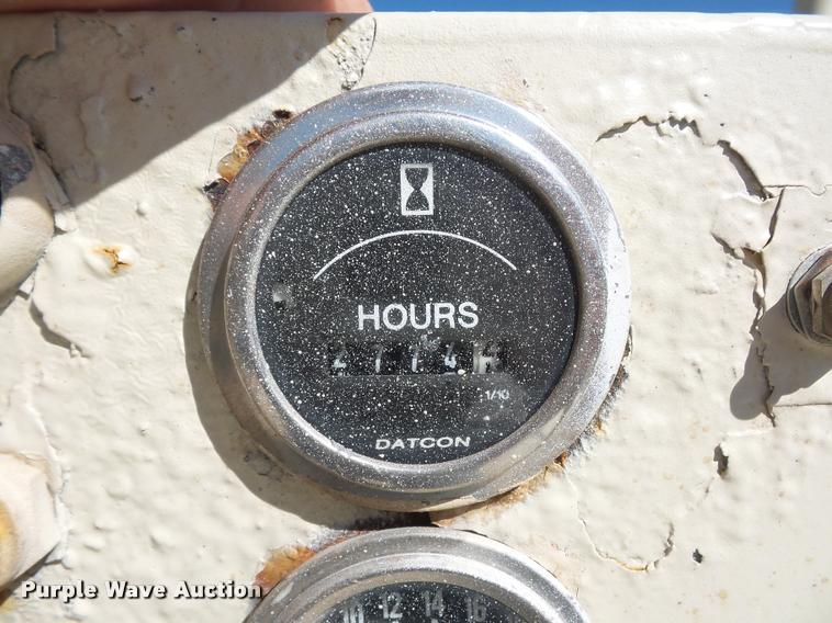 image for item DJ9511 1991 International 4900 hydro seeder truck