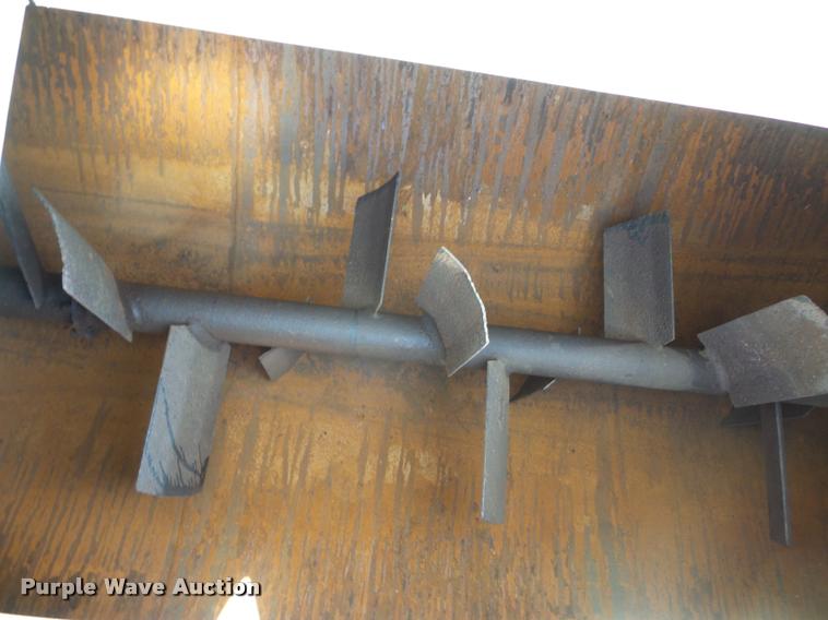 image for item DJ9511 1991 International 4900 hydro seeder truck