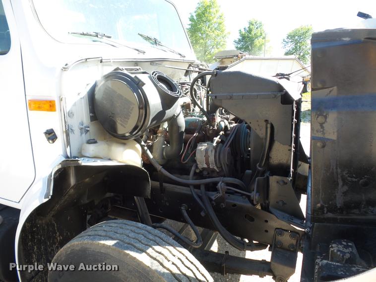 image for item DJ9511 1991 International 4900 hydro seeder truck