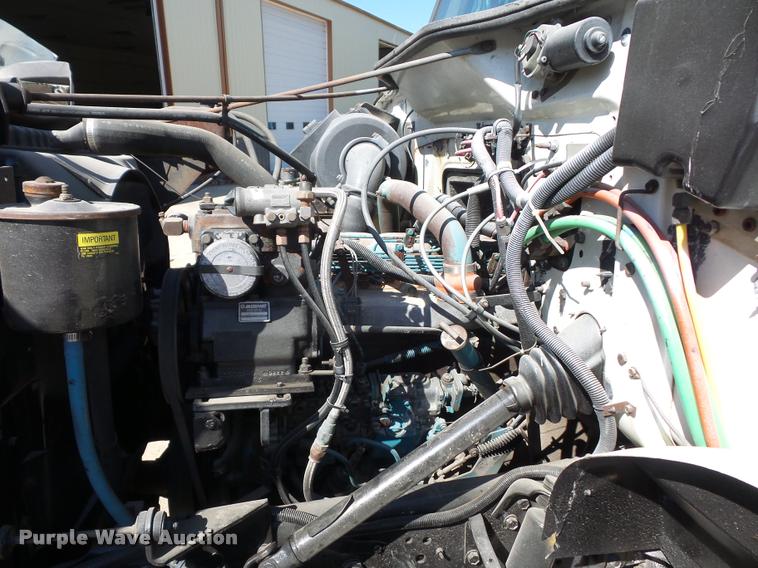 image for item DJ9511 1991 International 4900 hydro seeder truck