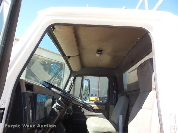 image for item DJ9511 1991 International 4900 hydro seeder truck