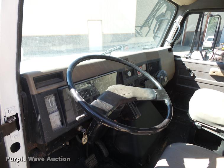 image for item DJ9511 1991 International 4900 hydro seeder truck