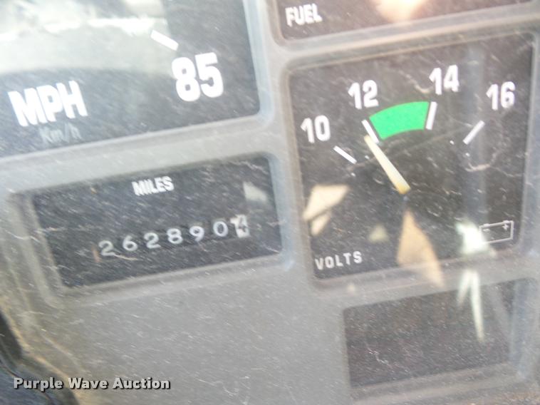 image for item DJ9511 1991 International 4900 hydro seeder truck