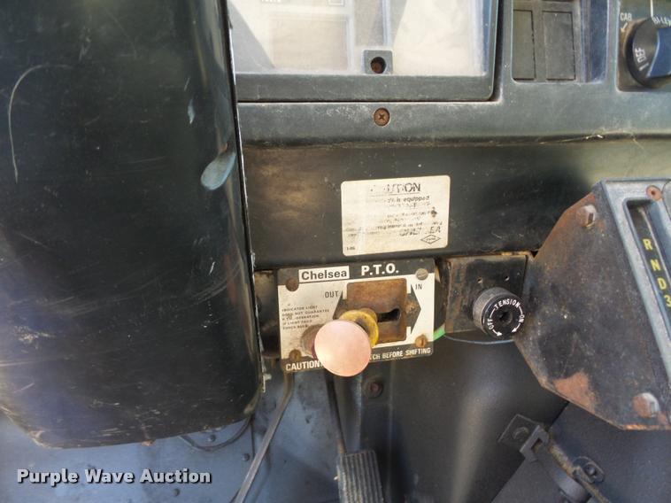 image for item DJ9511 1991 International 4900 hydro seeder truck