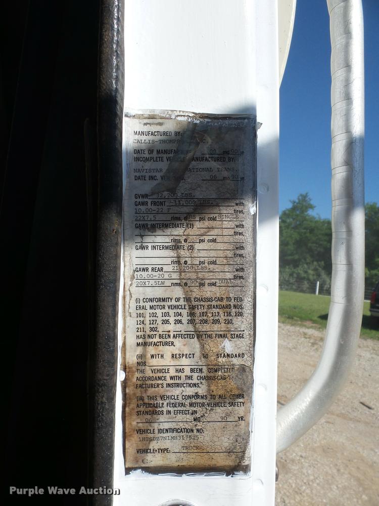 image for item DJ9511 1991 International 4900 hydro seeder truck