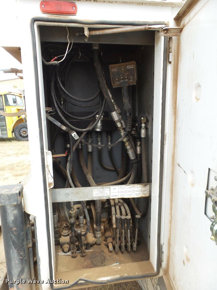 image for item DL9108 2003 Freightliner FL70 service truck with crane