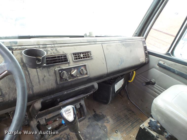 image for item DL9108 2003 Freightliner FL70 service truck with crane