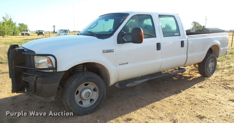 image for item DL9109 2007 Ford F250 Super Duty Crew Cab pickup truck