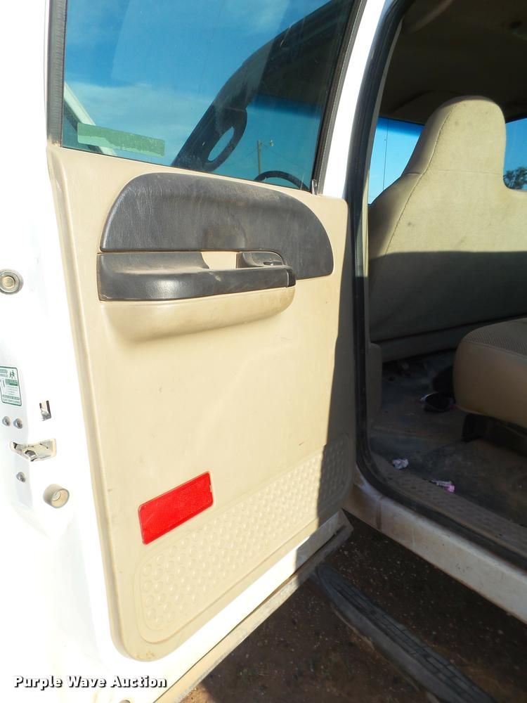 image for item DL9109 2007 Ford F250 Super Duty Crew Cab pickup truck