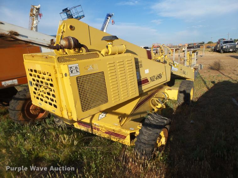 image for item DL9110 Grove MZ48B boom lift