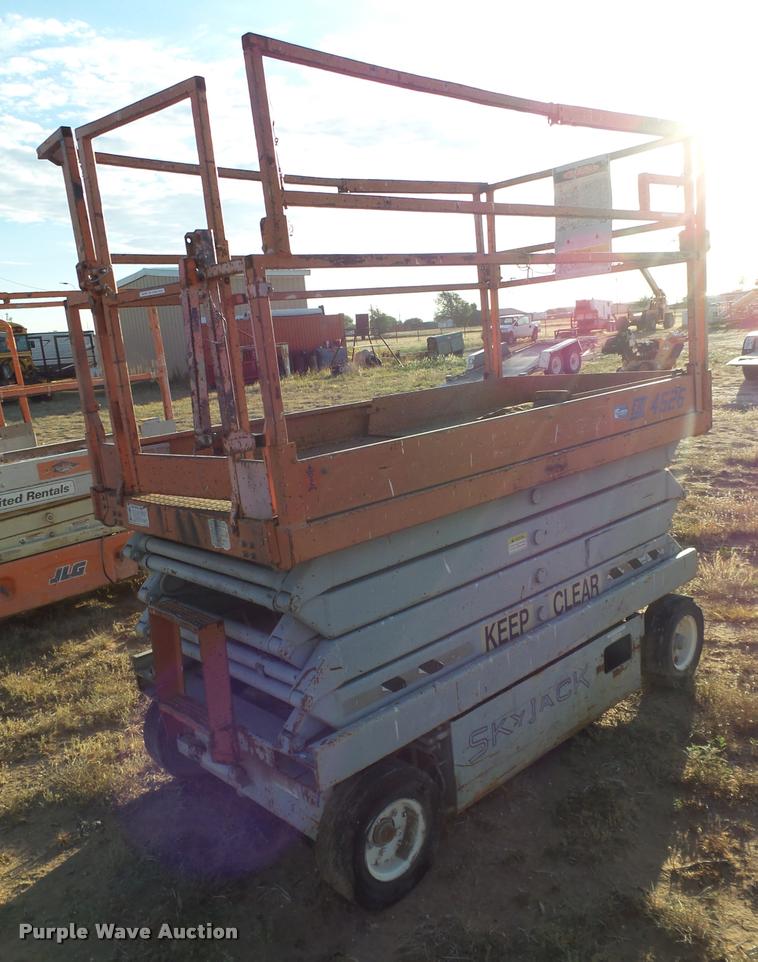 image for item DL9113 Sky Jack II 4526 scissor lift