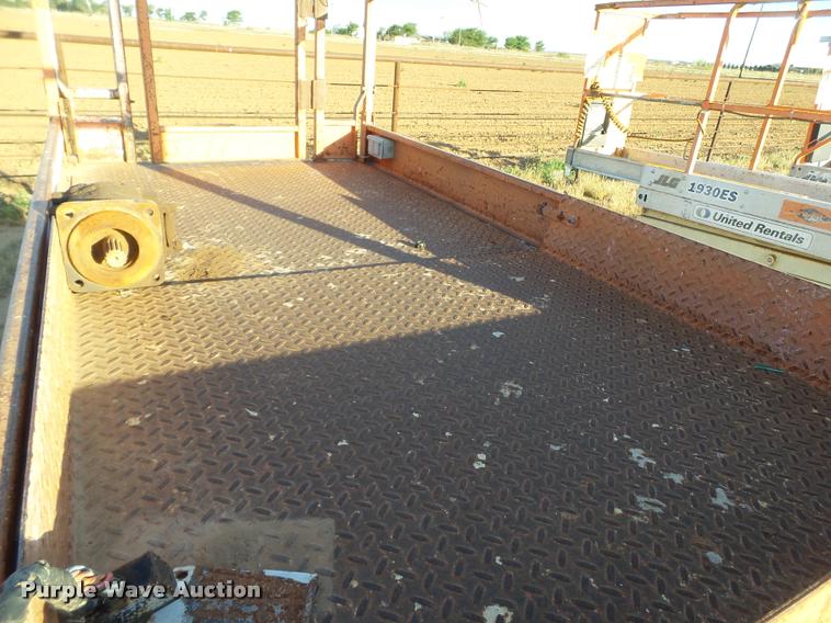 image for item DL9113 Sky Jack II 4526 scissor lift