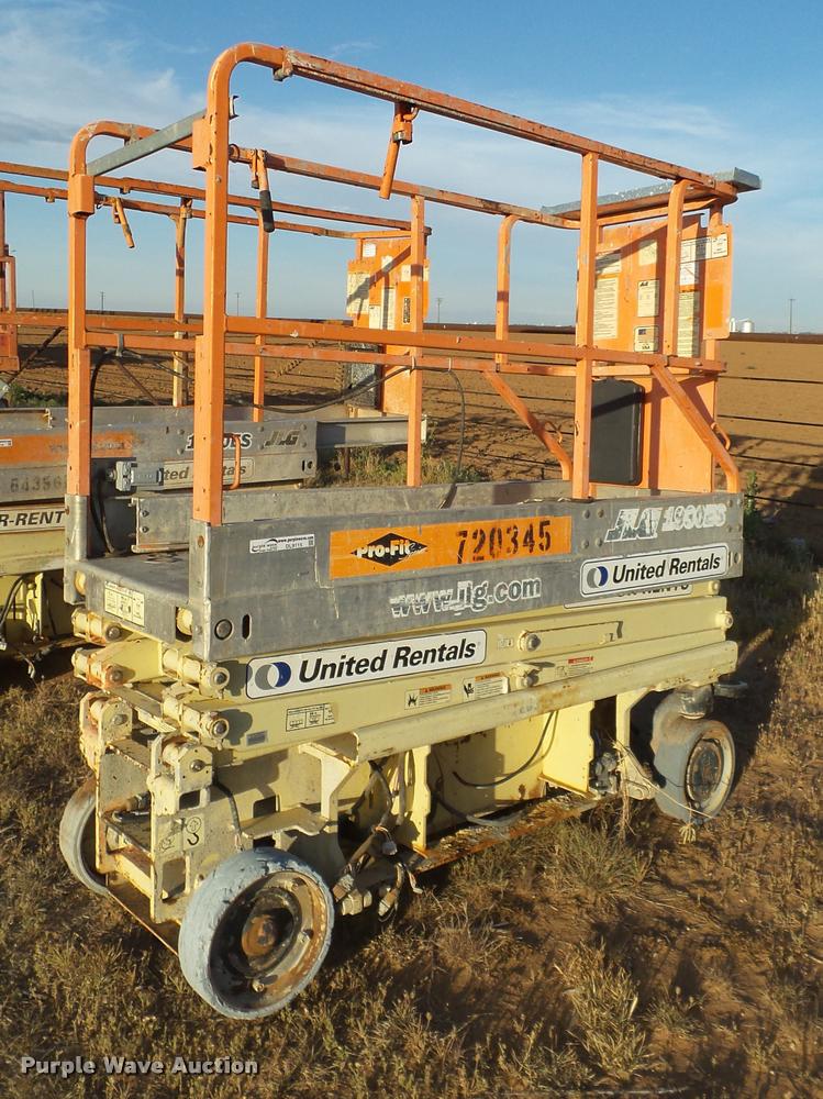 image for item DL9115 JLG 1930ES scissor lift