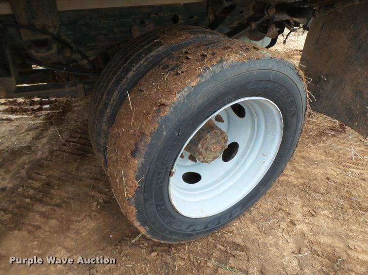 image for item DL9143 2004 Ford F450 Super Duty flatbed truck